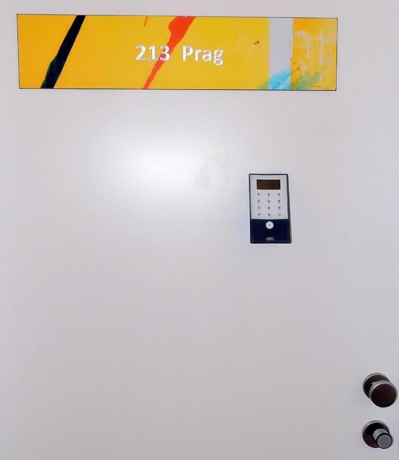 213 Prag, Studio Apartment, 27M2, 1-2 Personen 克拉根福 外观 照片